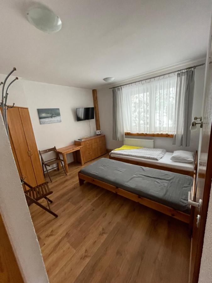 Gosciniec Ozna Hotel Kiczora Exterior photo